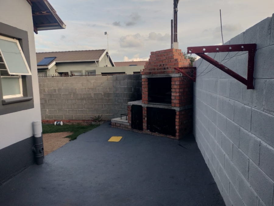 3 Bedroom Property for Sale in Raceway Free State